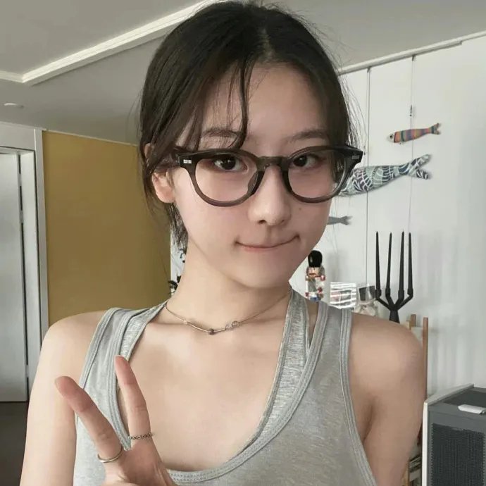 鱼跃在花见